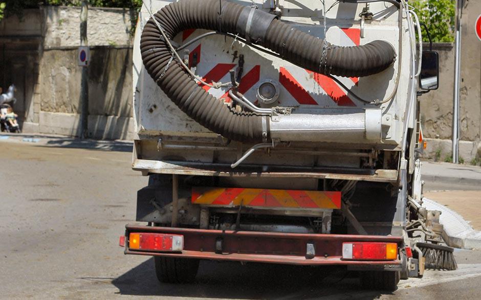 comment déboucher son wc Saint-Denis